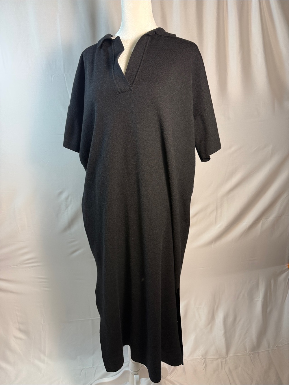 Tuckernuck Black V-Neck Short Sleeve Midi Dress